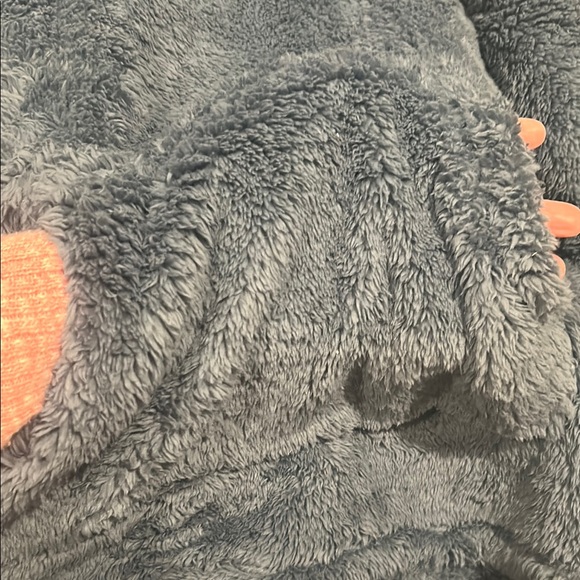 32 Degrees Blue fluffy soft women’s hooded Pullover. New with tags. XXL - Picture 3 of 4